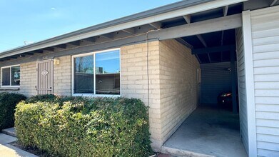 Building Photo - Treat3144-3146