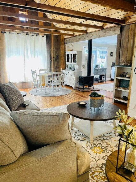 Building Photo - 536 Dameron Dr