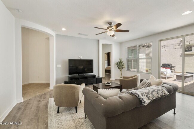 Building Photo - 2930 N Raven