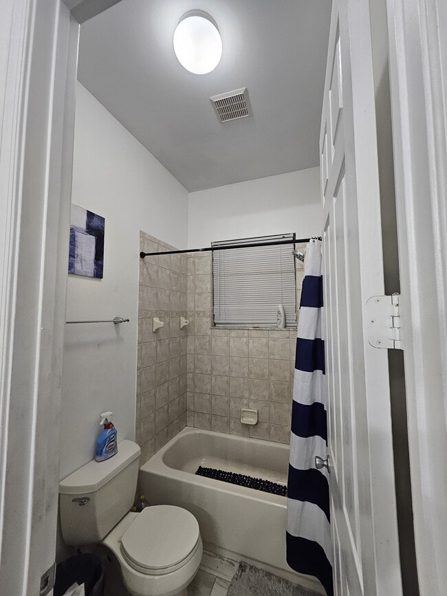 Building Photo - 9094 New Hope Ct