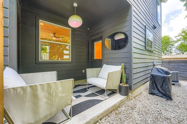 Building Photo - 7311 Providence Ave