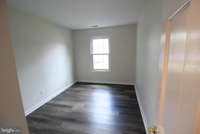 Building Photo - 346A Delancey Pl