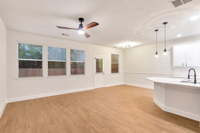 Building Photo - 131 Gallery Cove Ct