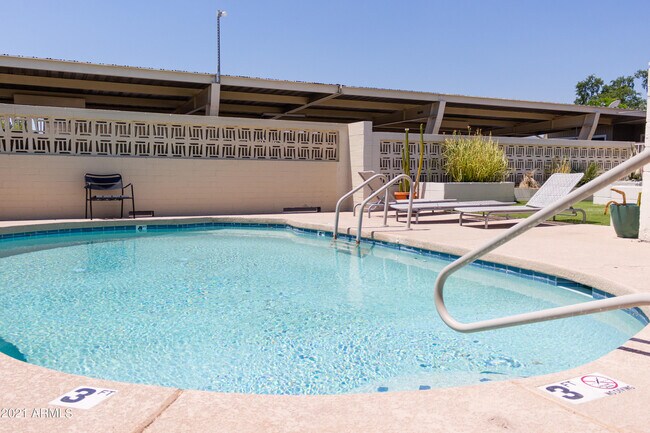 Building Photo - 3713 E Glenrosa Ave