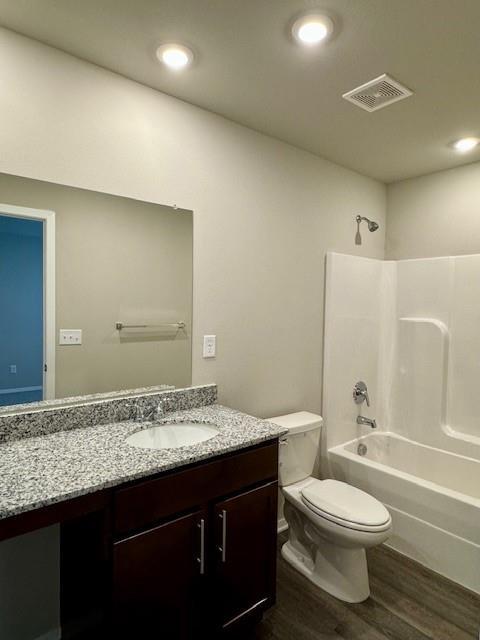 Building Photo - 2440 N Raven Ln