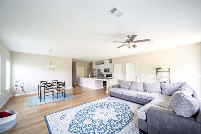 Building Photo - 5176 Legion Dr