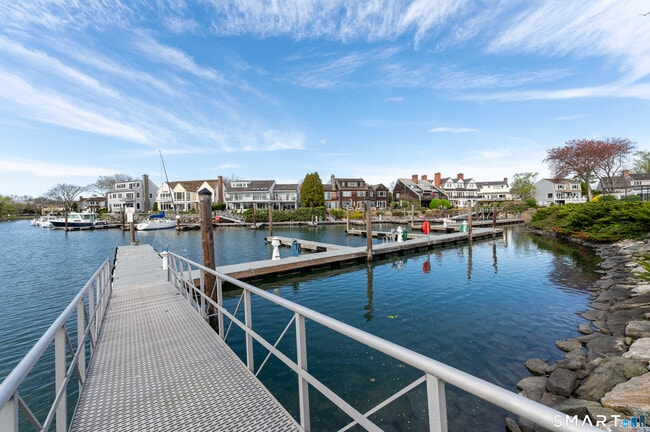 Building Photo - 187 Dolphin Cove Quay