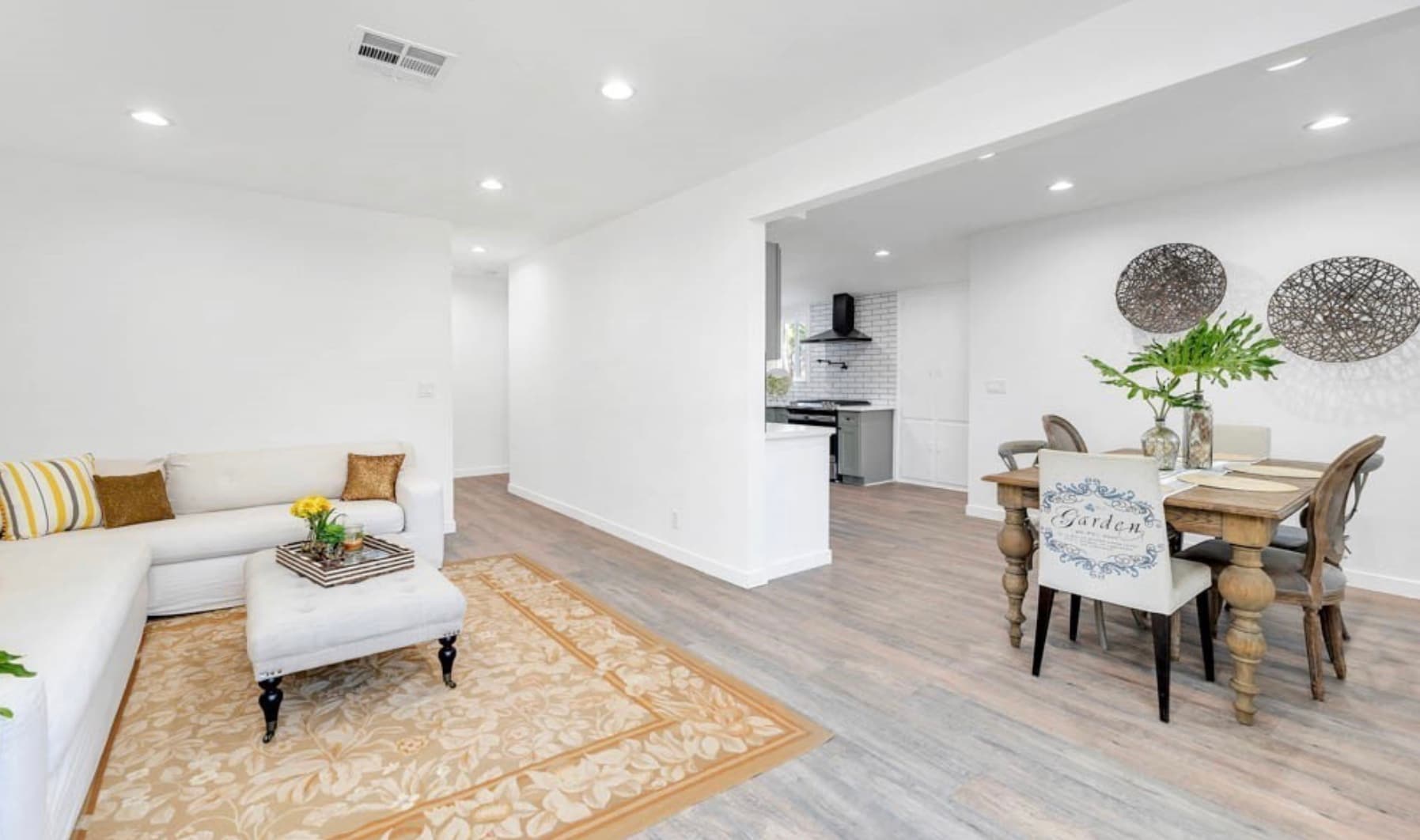 Open floor plan - 6822 Ethel Ave