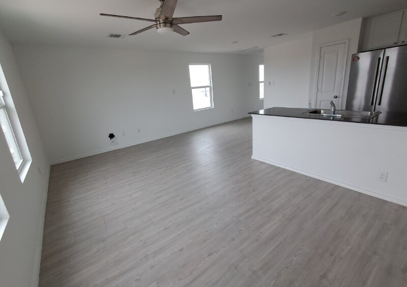 Building Photo - 3819 Millbrook Wy