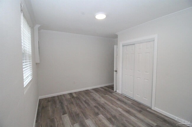 Building Photo - 5523 Shell St