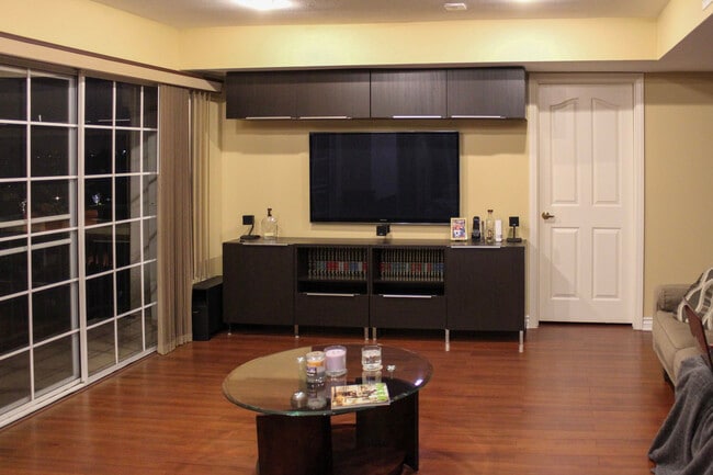 Building Photo - 4755 Templeton St