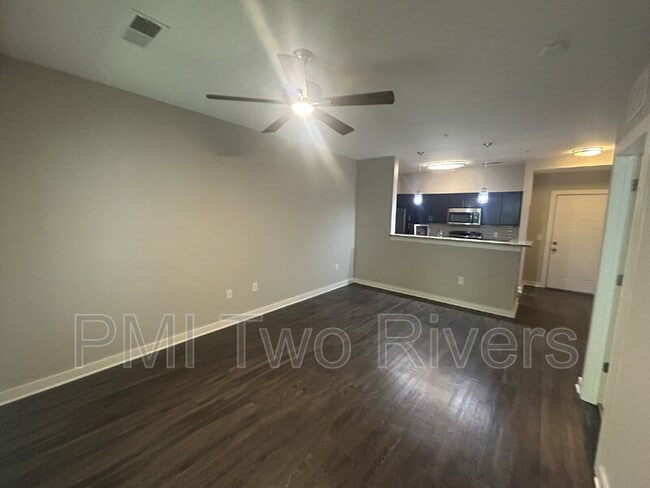 Building Photo - 410 Rosedale Ave