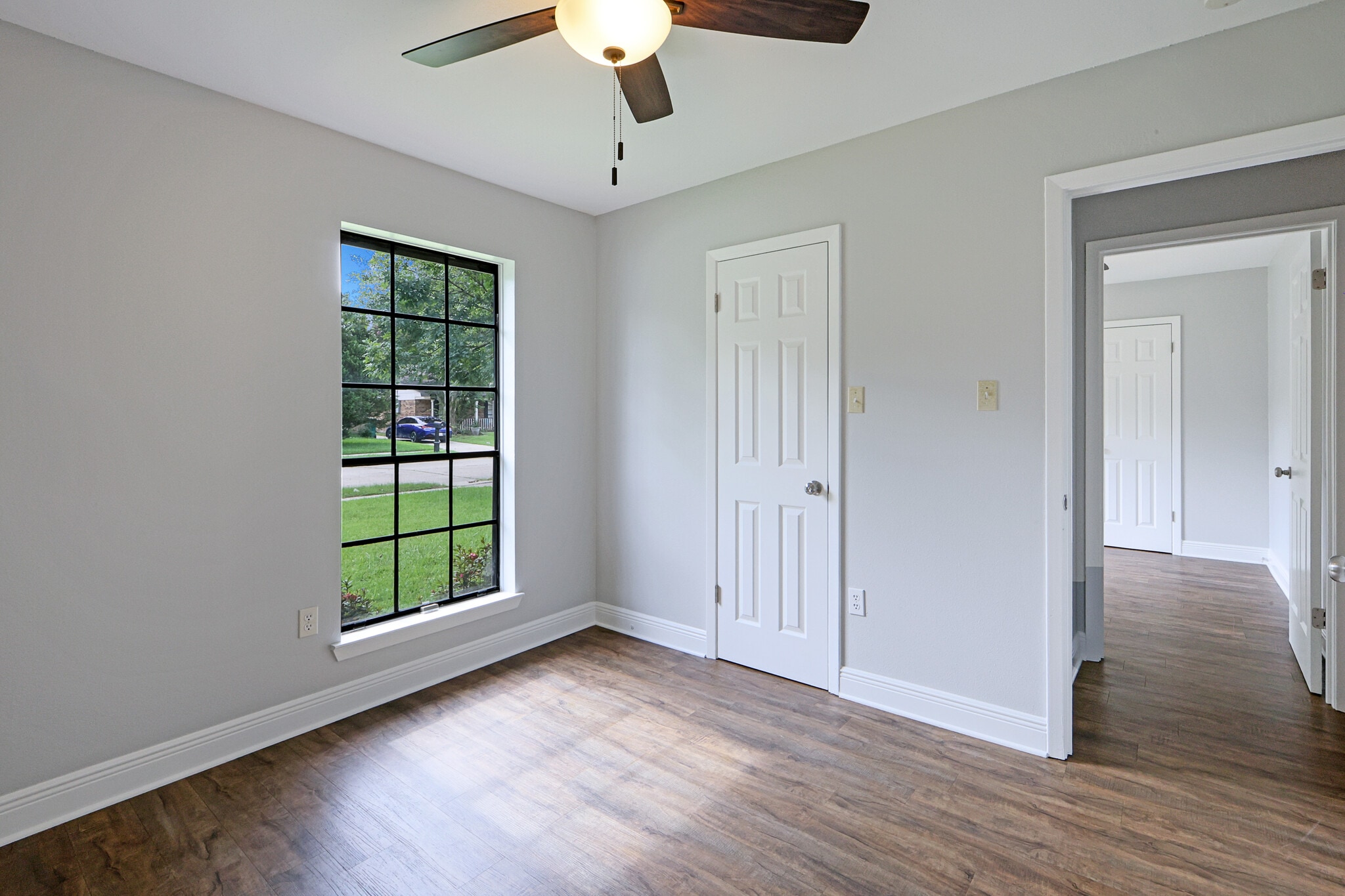 Bedroom 2 - 811 N Lake Verret Ct