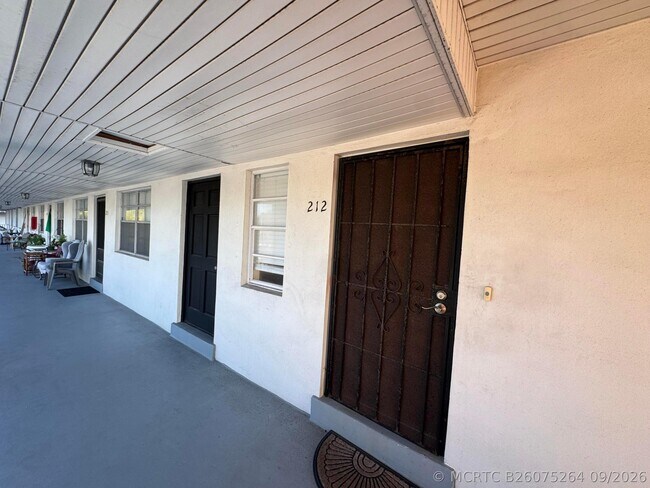 Building Photo - 4700 N Flagler Dr