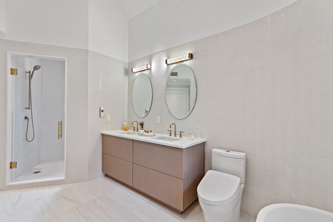 Building Photo - The Raphael 3 Bedroom Rental