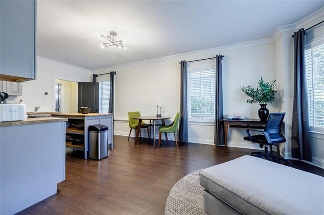 Building Photo - 470 Hamilton St SE