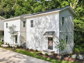 Building Photo - 2813-103 Wilcox Place