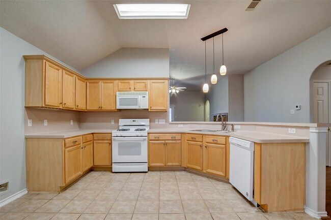 Building Photo - 12130 Piney Bend Dr