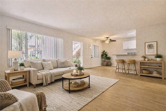 Building Photo - 1810 W Sallie Ln