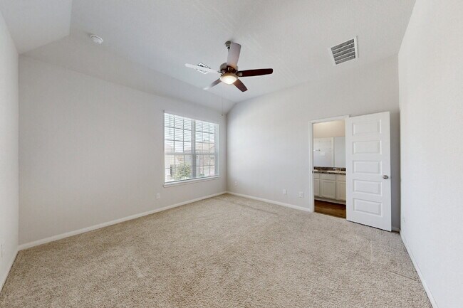 Building Photo - 2-Bedroom 2.5-Bath, 2 car garage, modern home