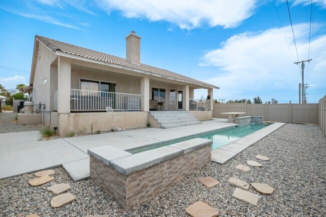 Building Photo - 16087 Bubbling Wells Rd