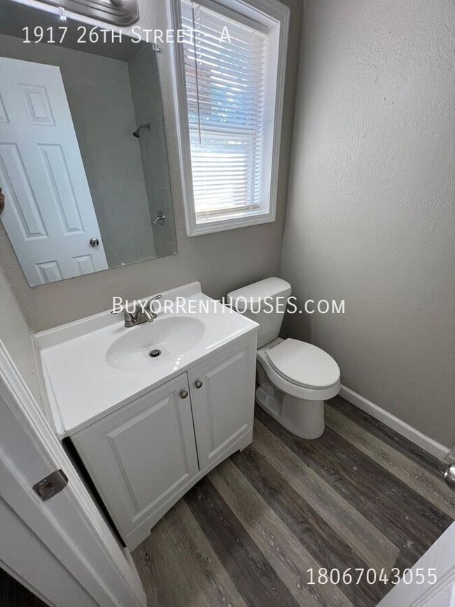 Building Photo - $499 Move-In Special (+ admin fee) + $0 De...