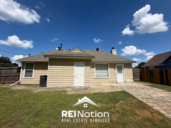 Building Photo - MILLINGTON GEM! 3BR/2BA w/ Vaulted Ceilings & Brick Fireplace | Fenced Yard!