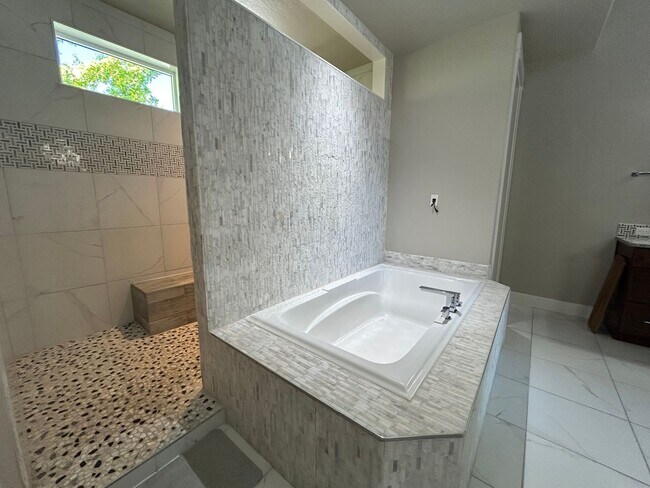 Building Photo - Luxury Living in StarView Estates - 4.98 A...