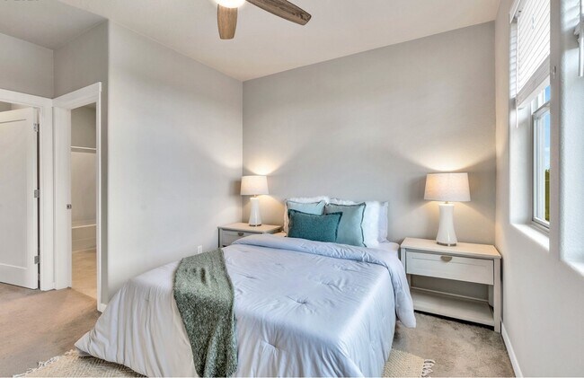 Building Photo - 17181 SW Snowdale St