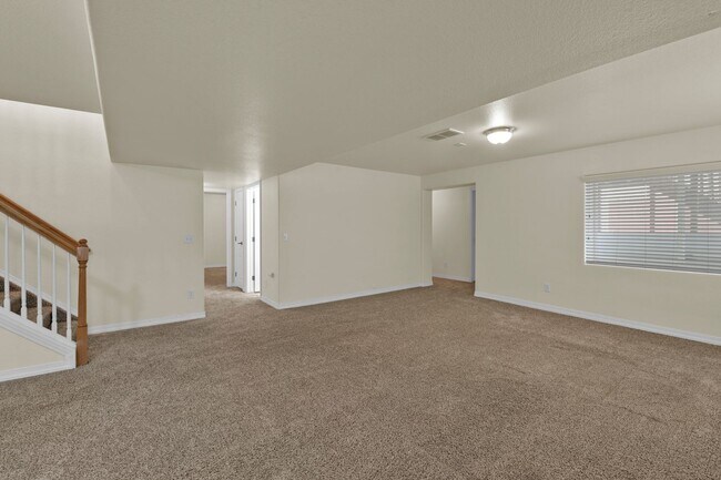 Building Photo - Ranch style home with 6 Bedrooms - 3 Bathrooms - 2 Car Garage - $2,650!