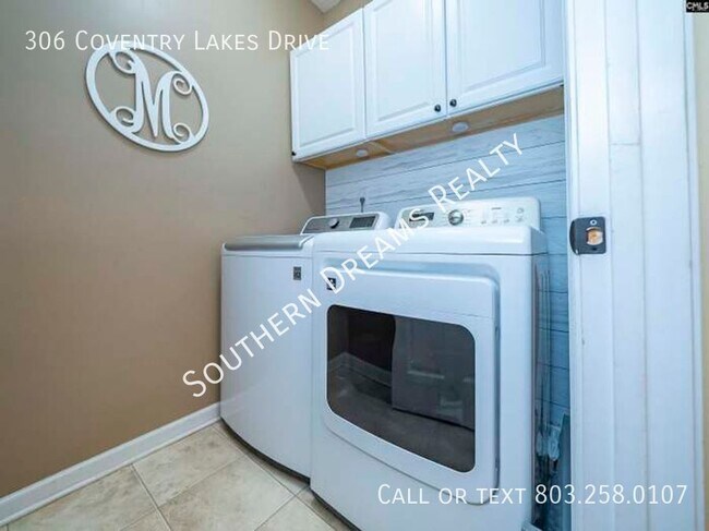Building Photo - 306 Coventry Lake Dr