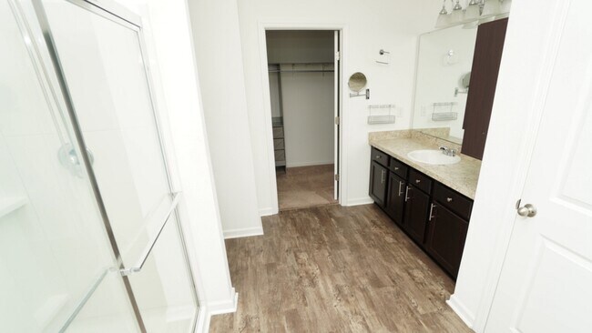 Building Photo - 16119 Florets Dr