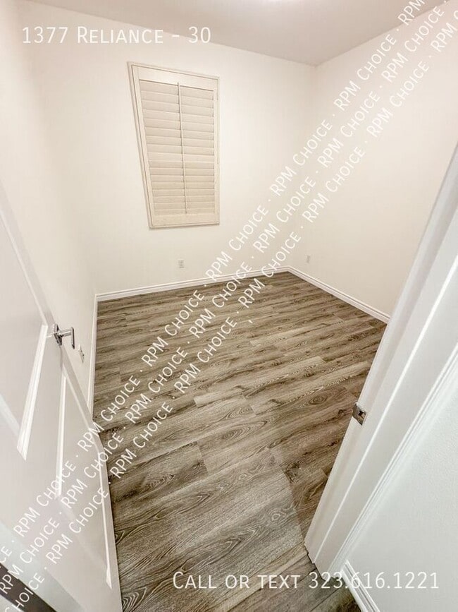 Building Photo - 1377 Reliance-30