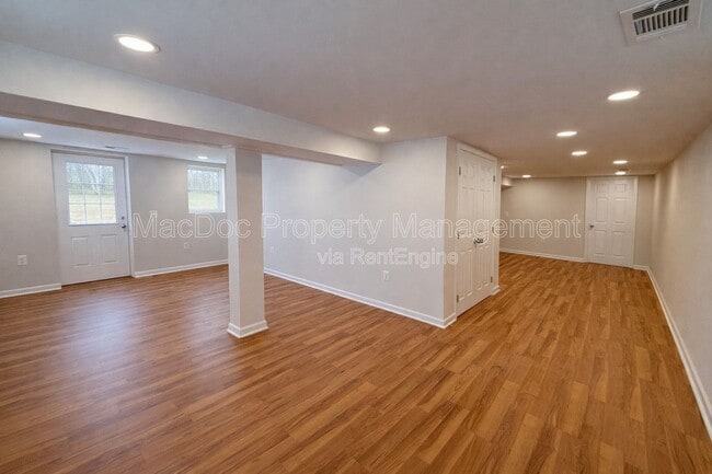 Building Photo - 13428 Ladysmith Rd