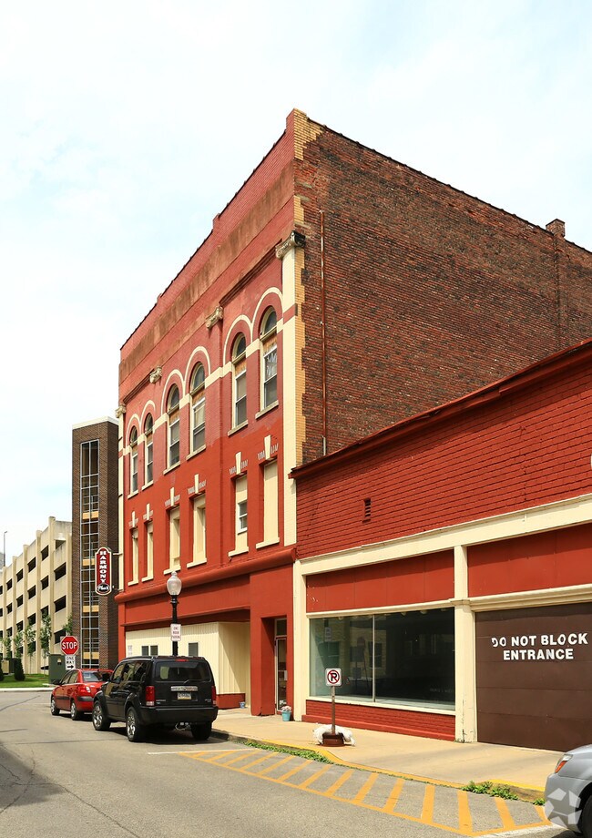 Building Photo - Harmony Place II