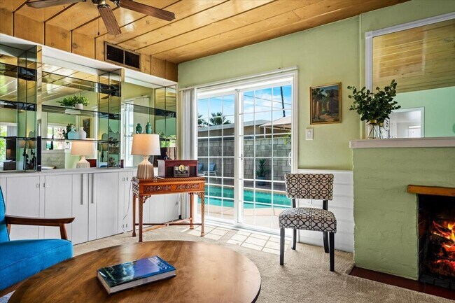 Building Photo - 572 N Calle Marcus