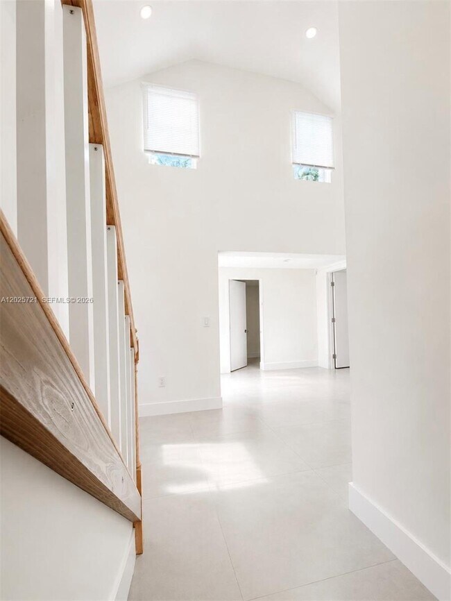 Building Photo - 4125 N 32nd Ct