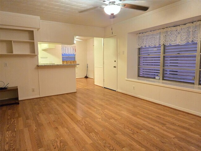 Building Photo - 8918 Mobud Dr