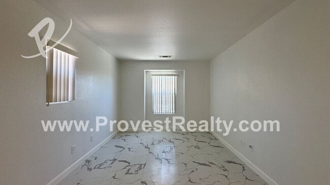 Building Photo - 15117 Stable Ln