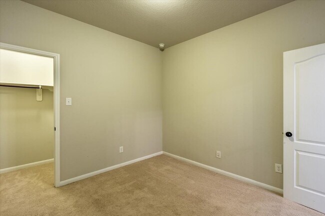 Building Photo - 2614 Orleans Way