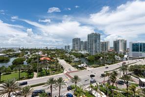 Building Photo - 16275 Collins Ave