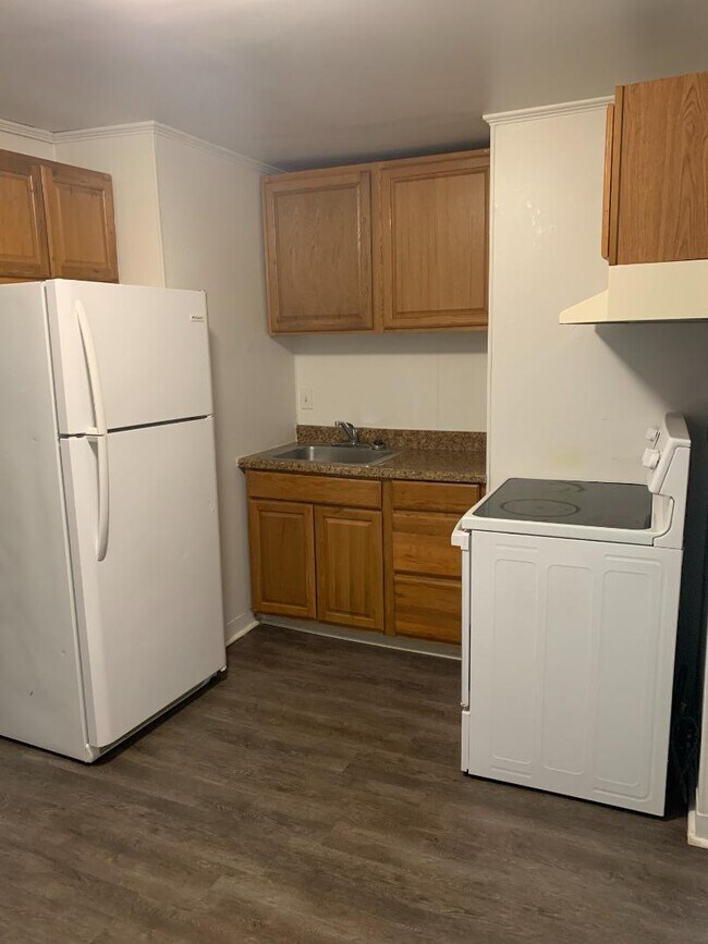 Building Photo - 413 Emmet St