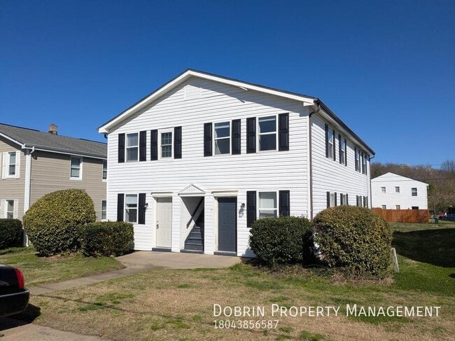 Building Photo - 1605 Hickory St