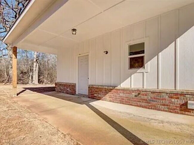Building Photo - 3608 S 31st W Ave