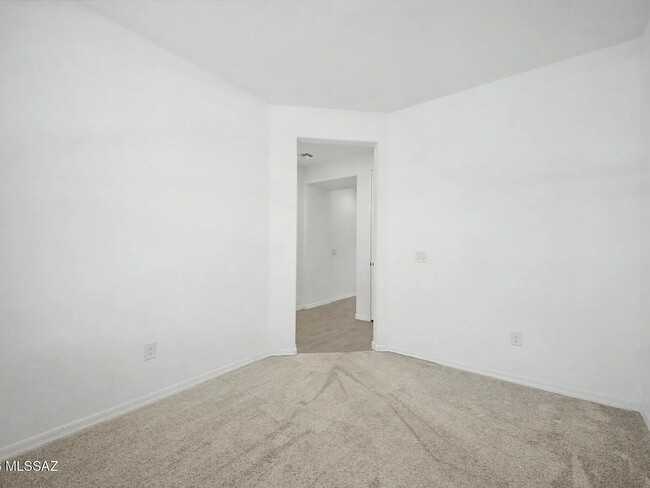 Building Photo - 12818 N Dutch Dr