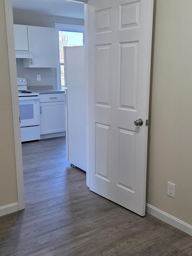 Building Photo - 16 Preston St