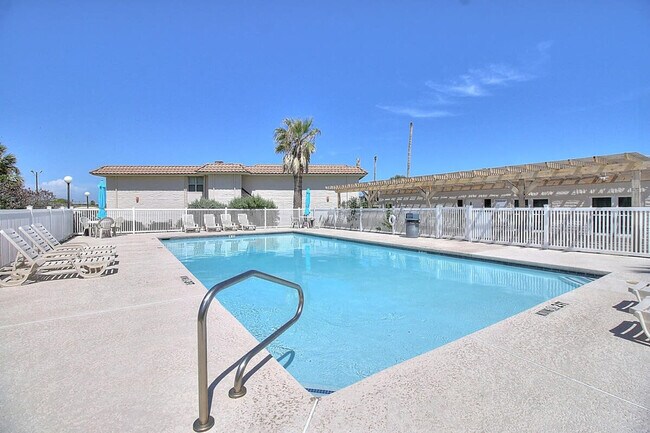 Building Photo - 1421 Eleventh Street-SI FL1-ID1023193P