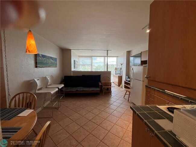 Building Photo - 4040 Galt Ocean Dr