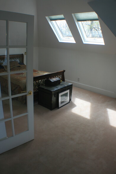 upstairs master bedroom - 630 Columbia St