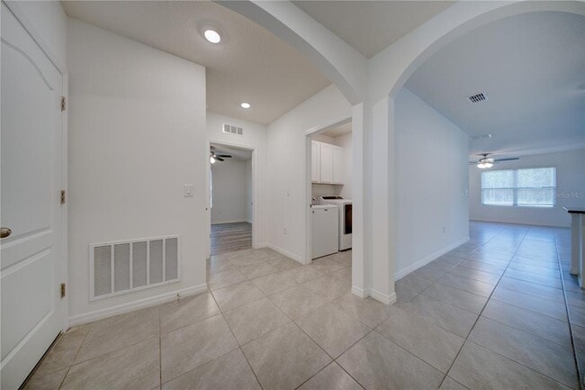 Building Photo - 5327 Timberland Ave